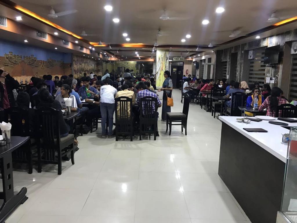 Makrana Raj Hotel Sikar Esterno foto
